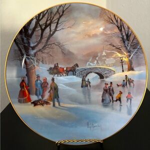 Vintage 1987 Holiday Skaters “Scenes of Christmas Past” Plate-Gently used